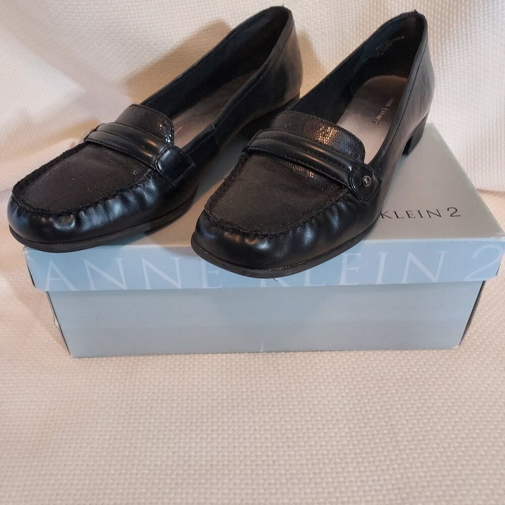 ANNE KLEIN 2  BLACK LOAFERS